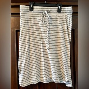 Ovi gray‎ and white striped skirt size large